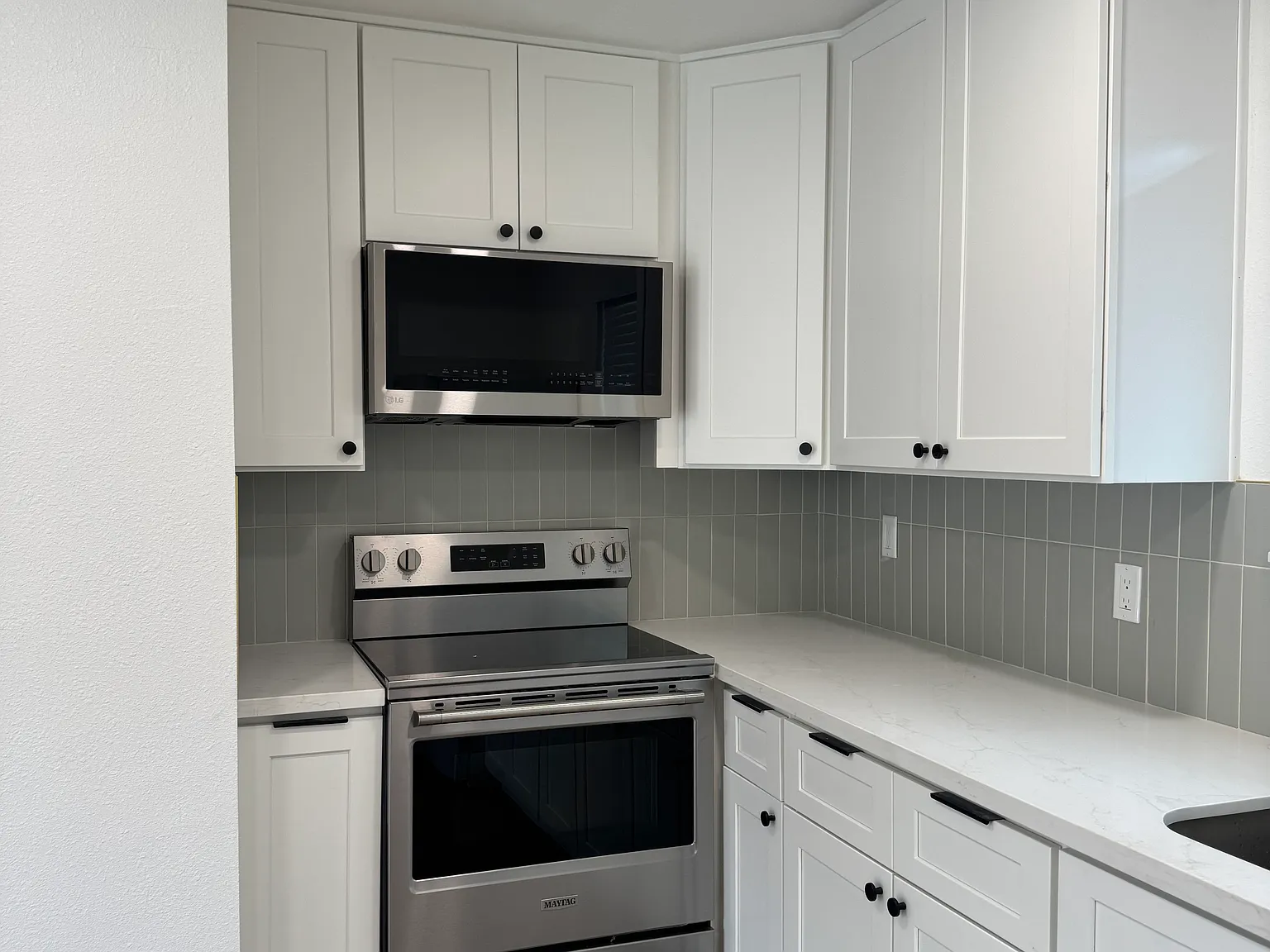1 bed, 400 sqft, $1,300 — Photo 2