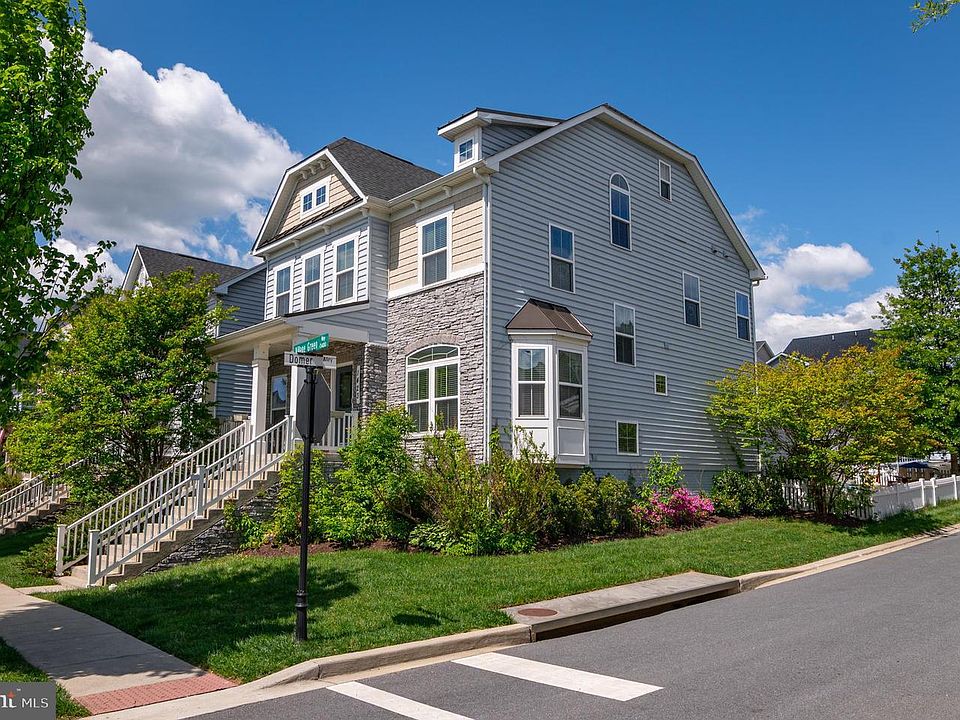 1st image of 1423 Village Green Way