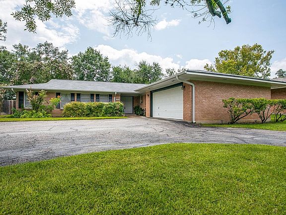 2nd image of 2906 Burnside Dr