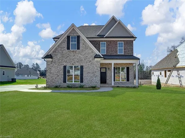 284 Wynnfall Dr, Lexington, NC 27295