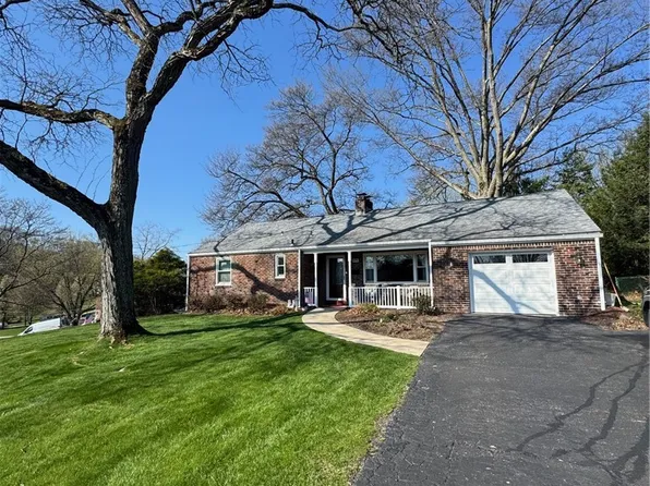 675 Rolling Green Dr, Bethel Park, PA 15102