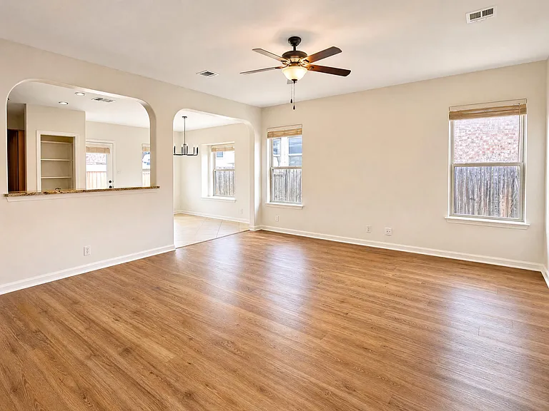 1203 Sunny Meadows Loop — Photo 4