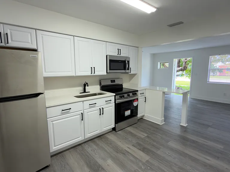 3847 Maxine St — Photo 1