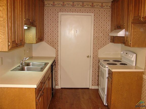 2nd image of 1705 Susan Dr