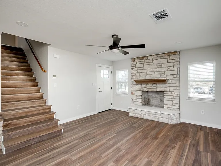 809 N West St — Photo 5