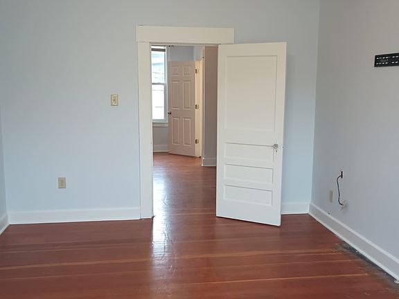 3rd image of 116 S Green St