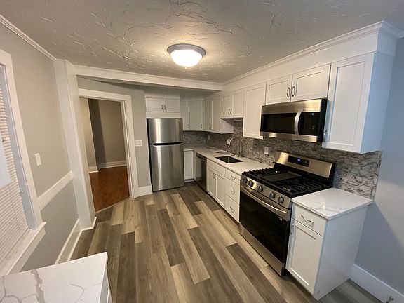2nd image of 1014 Main St