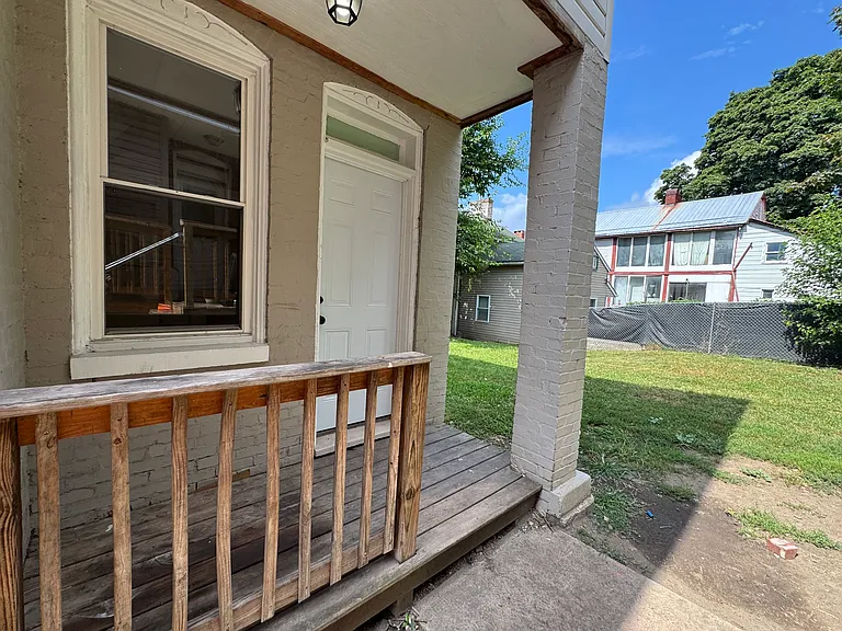 206 Pear St — Photo 12