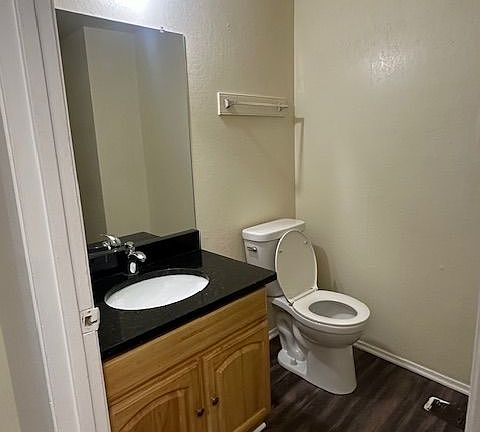 5th image of 3059 Destin Cir