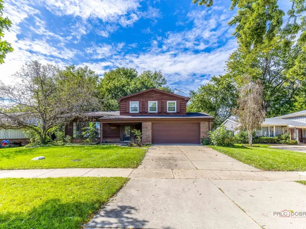 928 N Rohlwing Rd, Palatine, IL 60074