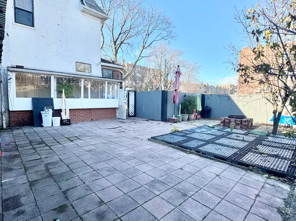 2071 Haring Street image 16 of 25