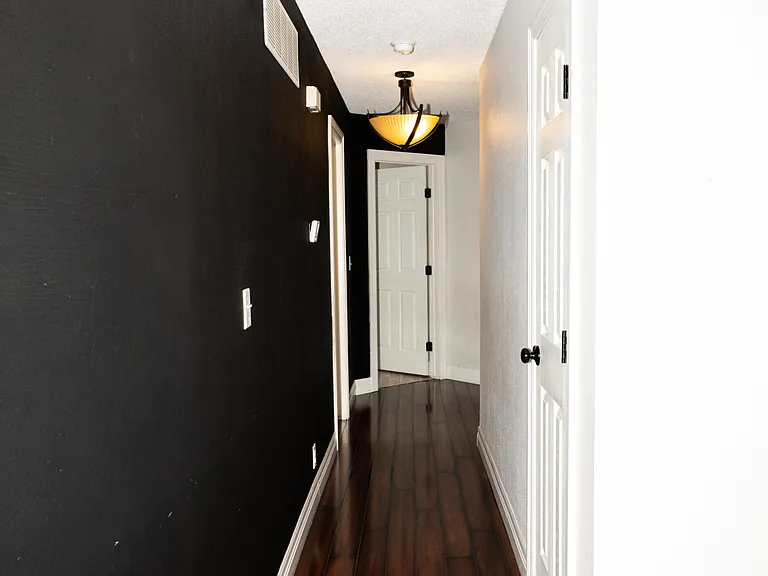 1426 W Nottingham Cir — Photo 17