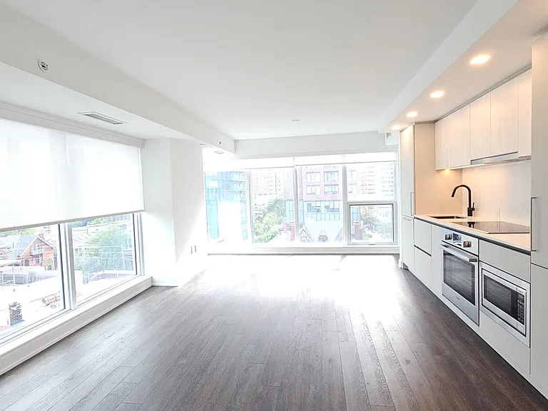 609 Sherbourne St #702 — Photo 2