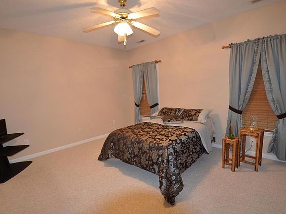 2nd image of 3725 Cherry Walk