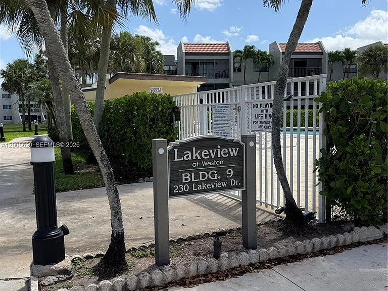 230 Lakeview Dr #307 — Photo 44