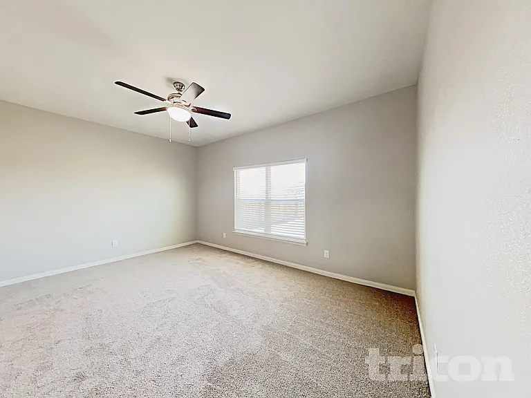 524 Yearwood Ln — Photo 8