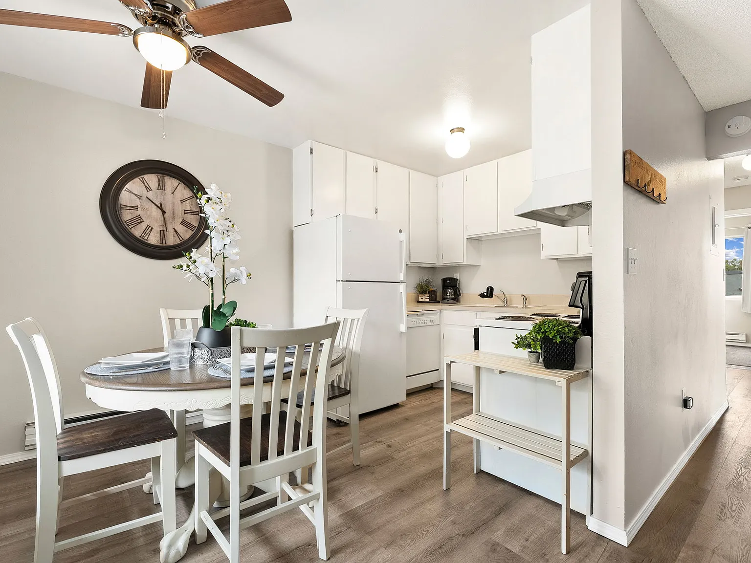 2 bed, 786 sqft, $2,800 — Photo 2