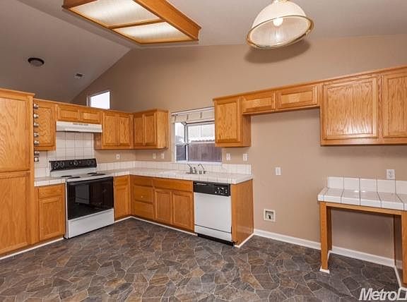 2nd image of 5920 Huntley Ct