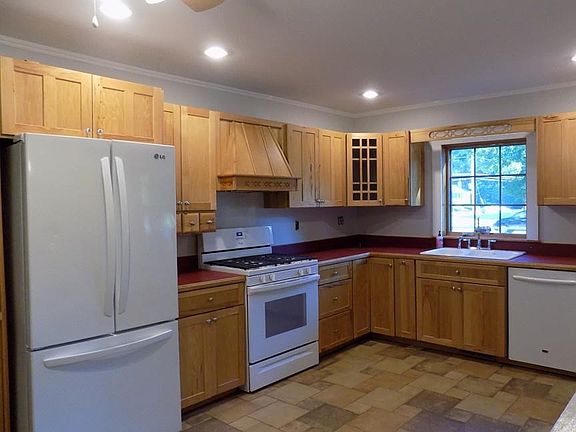 5th image of 517 Central St