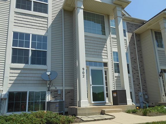 2nd image of 902 Summit Creek Dr