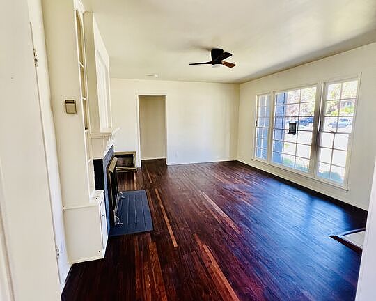 3rd image of 8345 Loyola Blvd