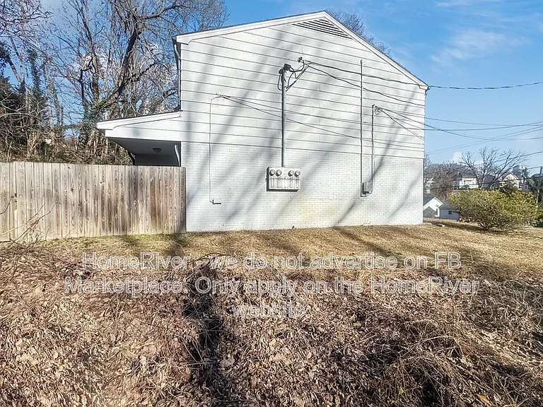 338 Crafton St #3 — Photo 17
