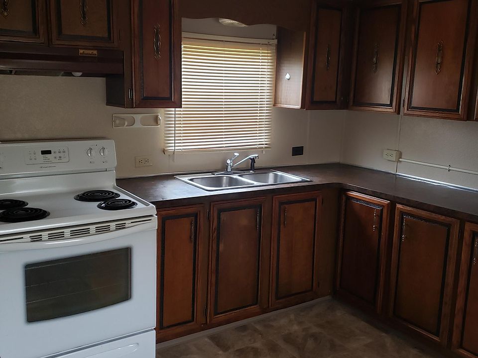 1st image of 318 Pearl Ln