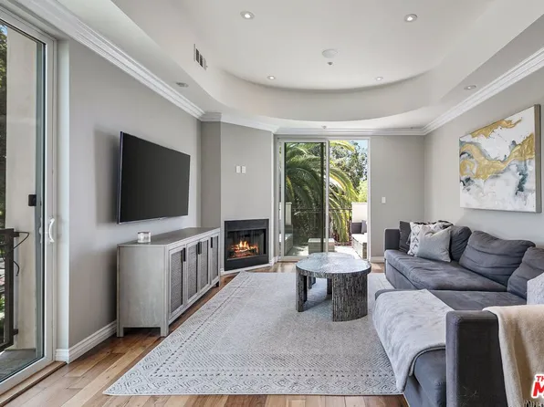 632 N Kings Rd Unit 202, Los Angeles, CA 90048