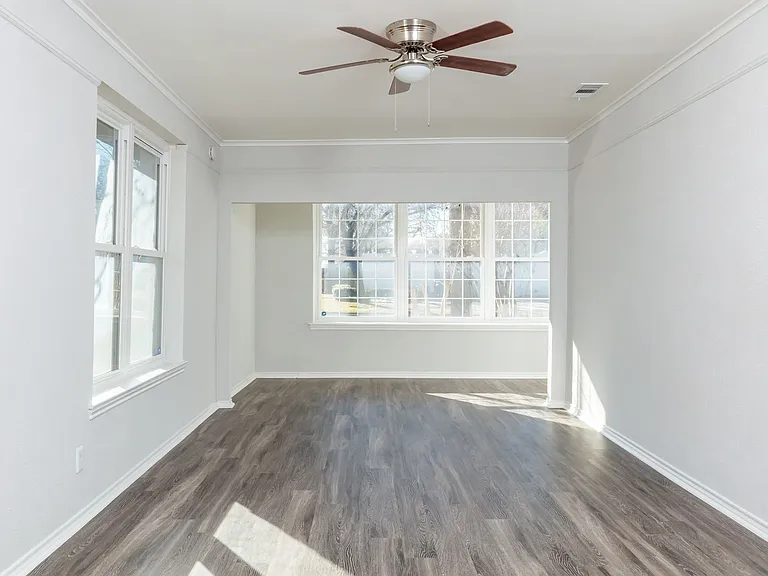 5700 Pershing Ave — Photo 19