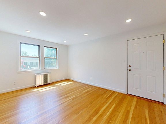 4th image of 1210 N Kenilworth St #8