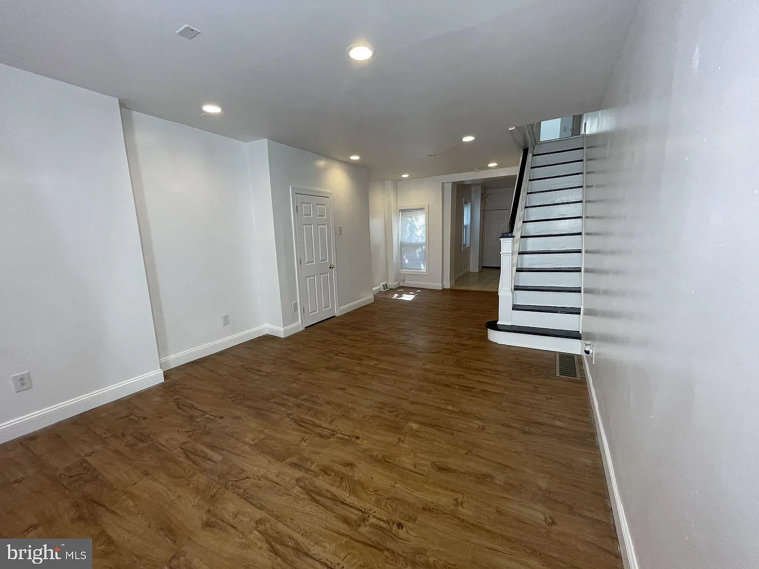 3954 Wallace St photo 1