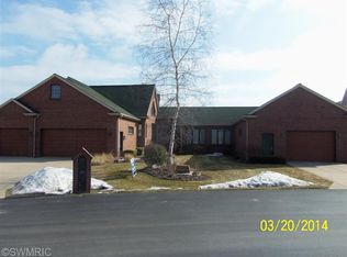 2421 Bay Pointe Dr, Saint Joseph, MI 49085