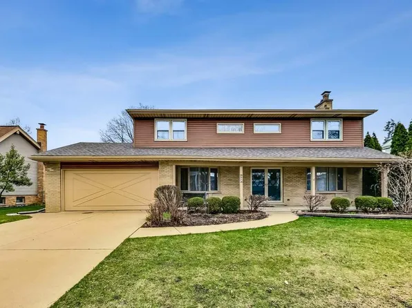 814 E Kimber Ln, Arlington Heights, IL 60005