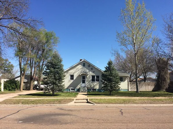 835 E 1st St, Wray, CO 80758