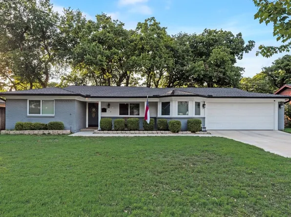 912 Oakwood Dr, Euless, TX 76040
