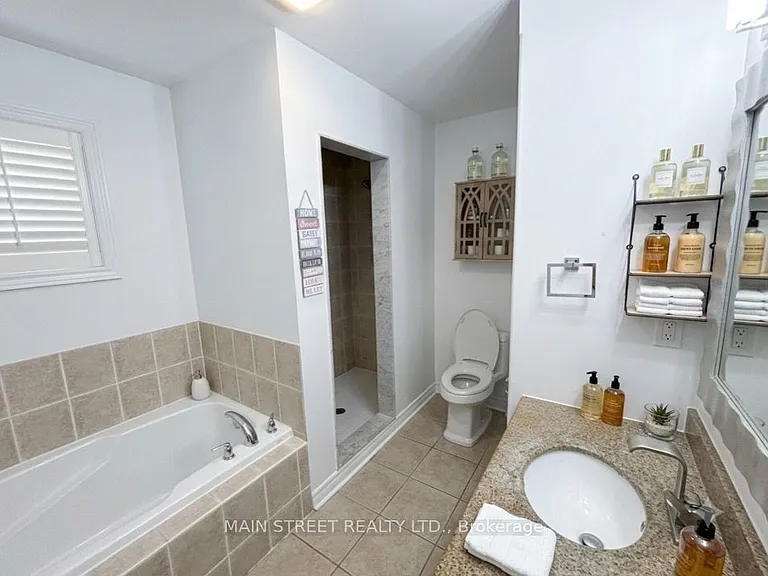 77 Reddenhurst Cres — Photo 12