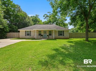 11191 Lakeland Dr, Grand Bay, AL 36541