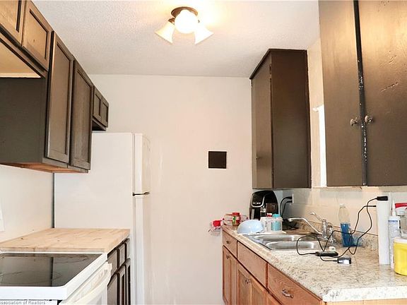 2nd image of 774 Hibiscus St