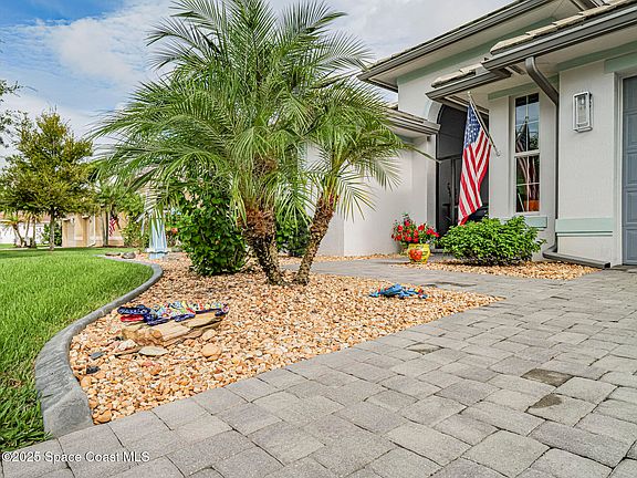4th image of 8300 Meredith Pl