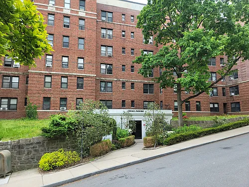 1 Broad Pkwy Photo 1