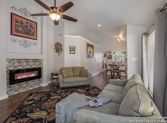 4th image of 1307 Larkshall Ct