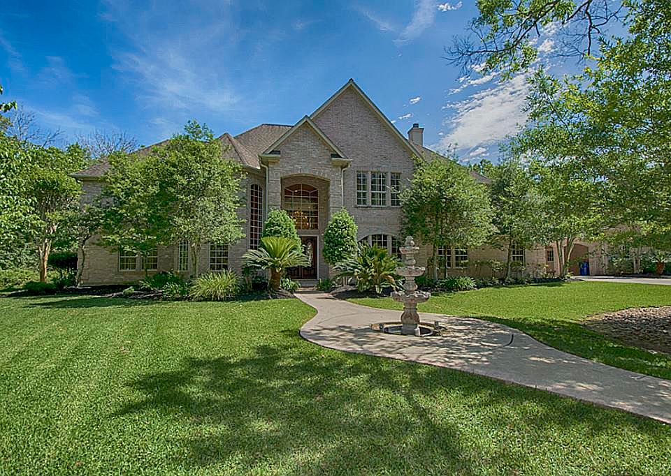1st image of 2415 Oak Dr