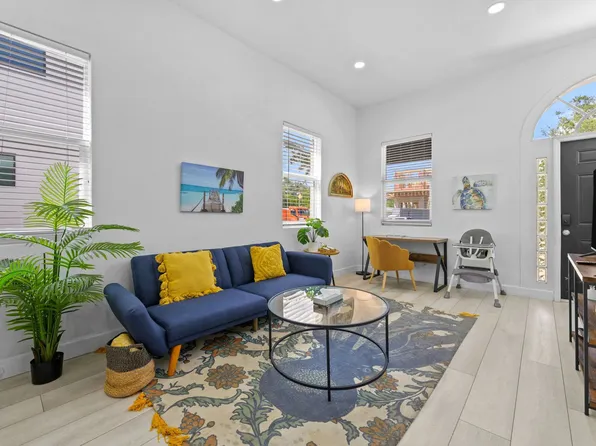 1862 6th St, Sarasota, FL