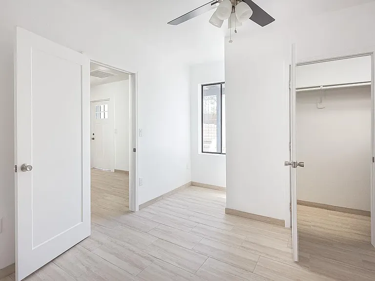 502 W 17th St — Photo 26