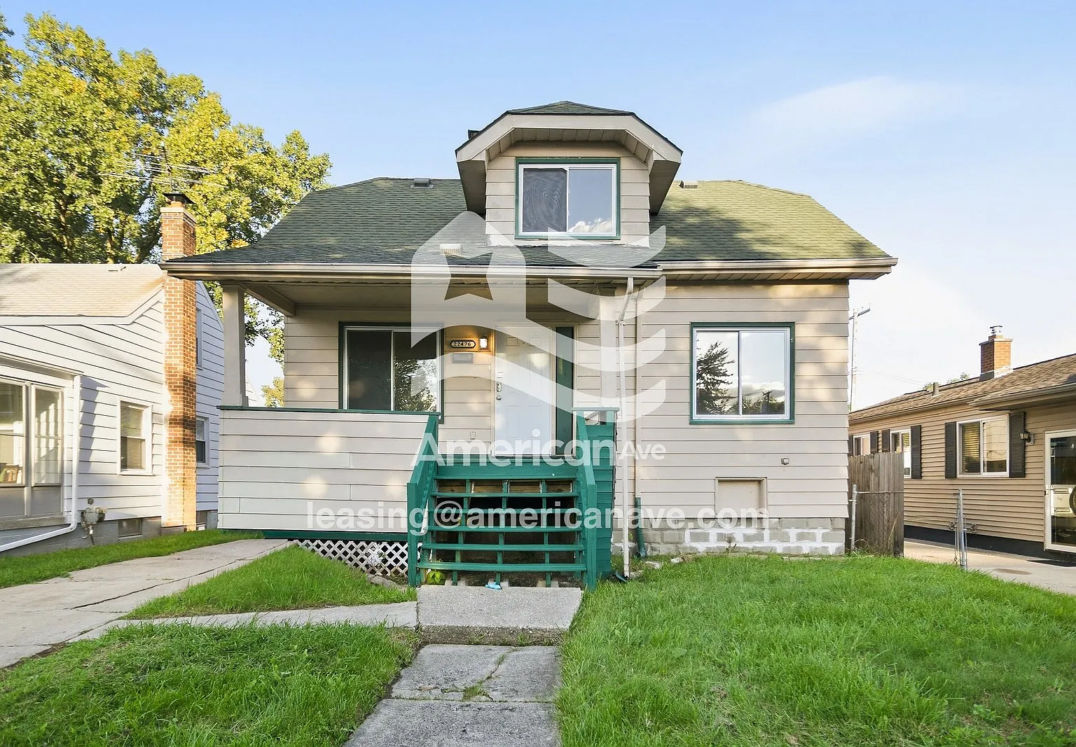 3 bed, 1.0 bath, 996 sqft, $1,347 — Photo 1