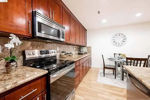 1830 Lakeshore Ave #103 — Photo 5