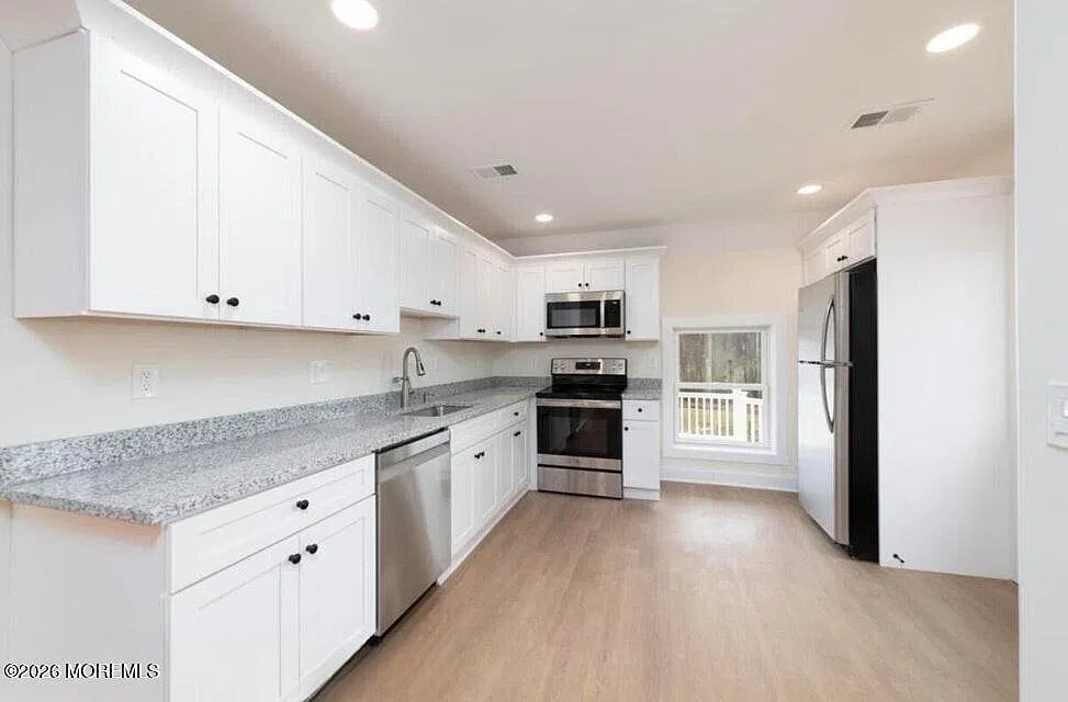 2 bed, $3,500 — Photo 4