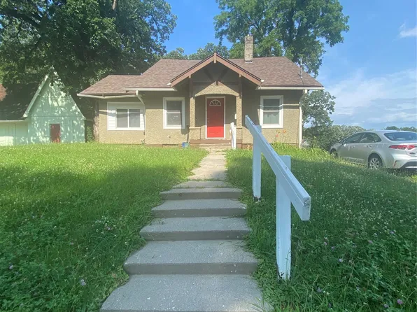 2320 SW 9th St, Des Moines, IA 50315