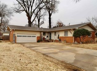 1501 N Woodland Rd, Ponca City, OK 74604