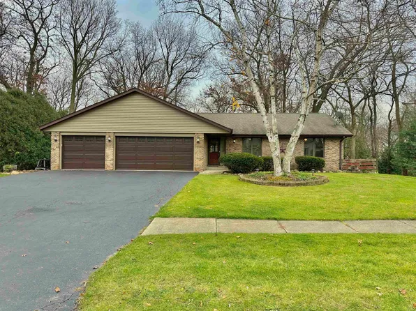 3234 Valley Woods Dr, Cherry Valley, IL 61016